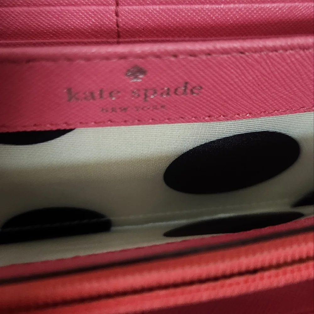 💞❤️Kate Spade Pink Leather Zip Wallet - nice size💕❣️
